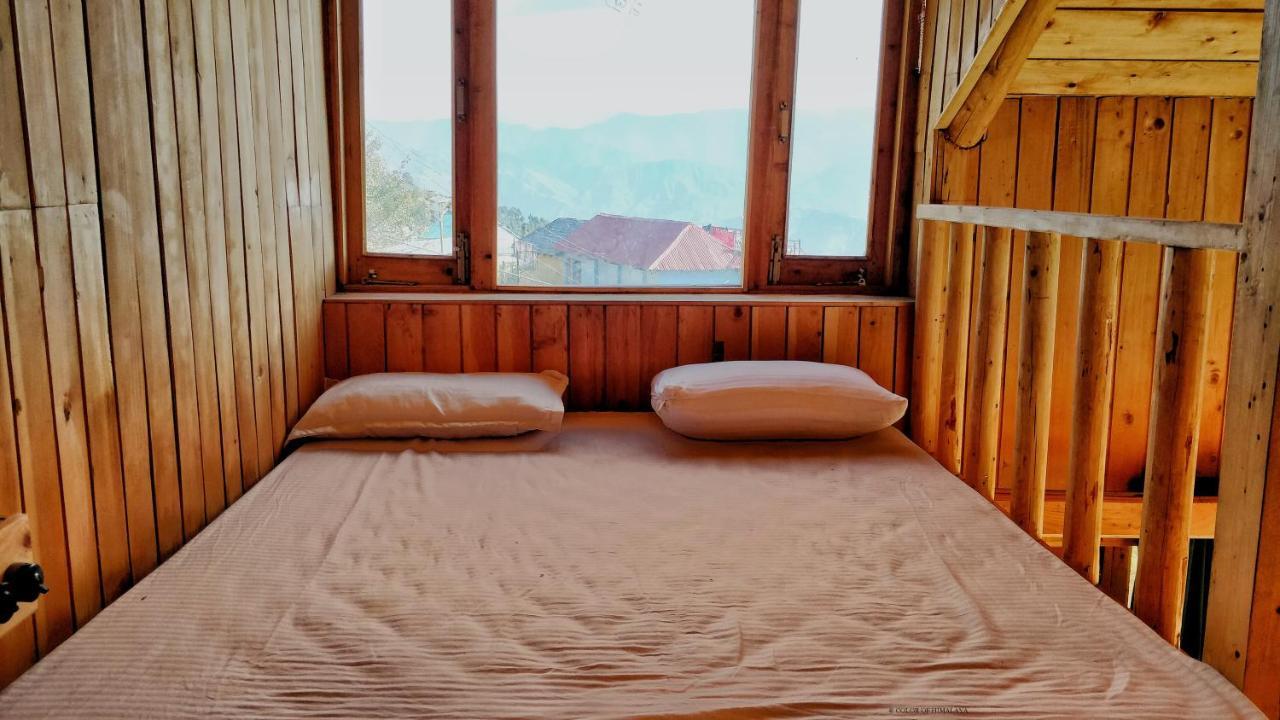 Loghouse At Khajjiar Lake Exterior photo